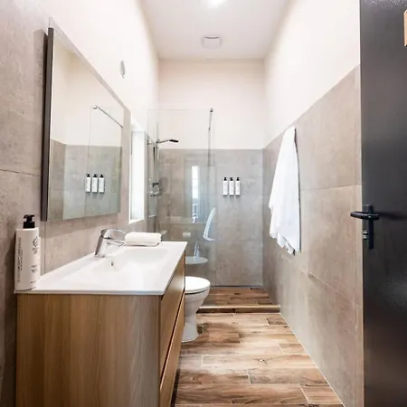 公寓 Elegant 3 Bed In With Small Backyard 斯利马