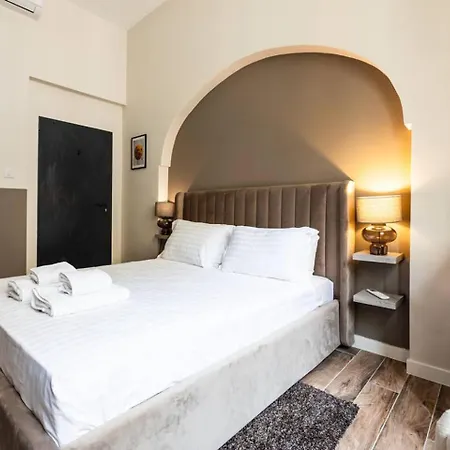 Elegant 3 Bed In With Small Backyard * 斯利马