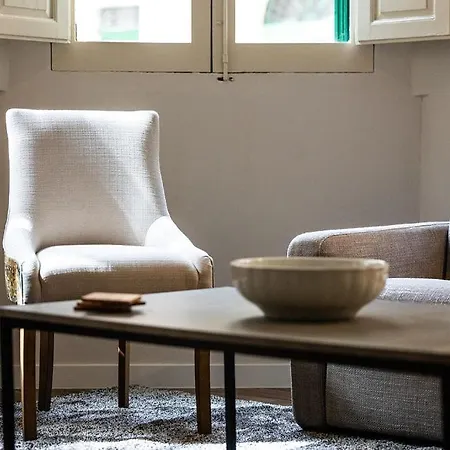 Apartmán Elegant 3 Bed In With Small Backyard