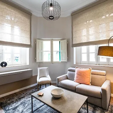 公寓 Elegant 3 Bed In With Small Backyard