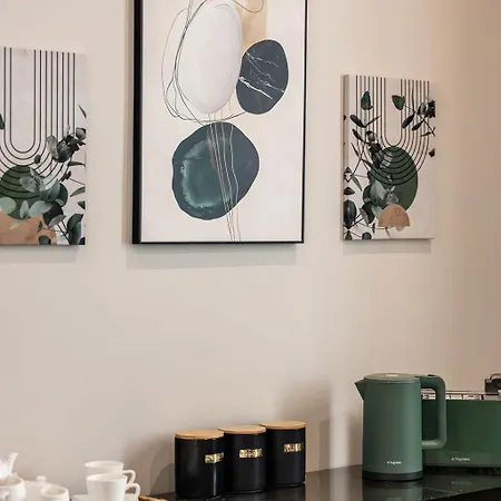 Elegant 3 Bed In With Small Backyard Apartmán *
